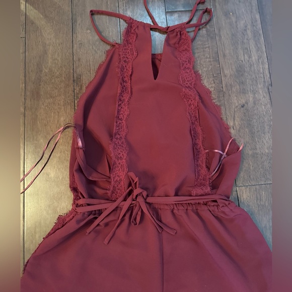 NEW Kendall & Kylie Burgundy Haltered Romper - Picture 7 of 7